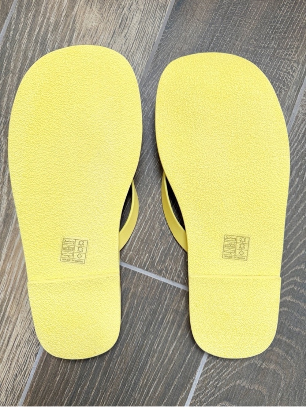 Free People Women's Lemon Studded Sona Leather Thong Sandals—8 - Picture 8 of 9